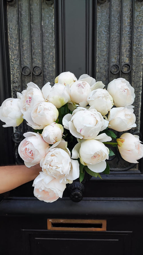 Bouquet de pivoines blanches – Rouge Pivoine Fleuriste Caen