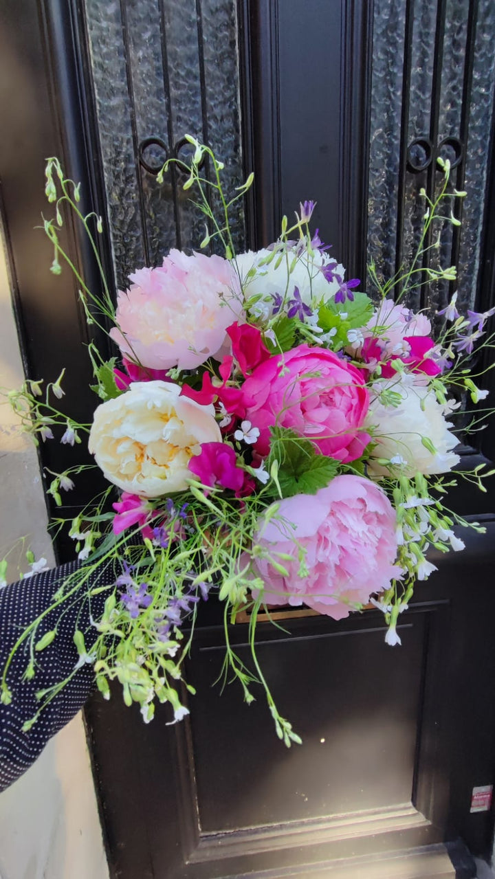 Exemple de bouquet "Comme au jardin" par Rouge Pivoine Fleuriste Créateur à Caen 