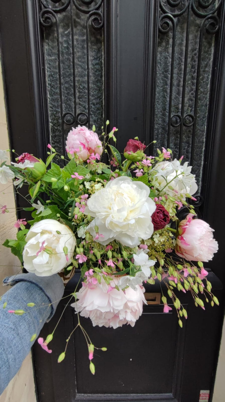 Exemple de bouquet "Comme au jardin" blanc et rose Rouge Pivoine Fleuriste Créateur à Caen